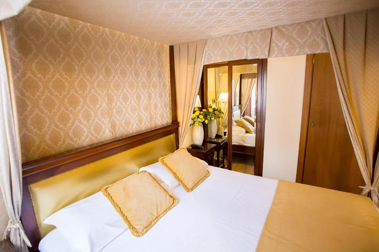 Residenza Rivo Alto Otel Venedik Konukevi