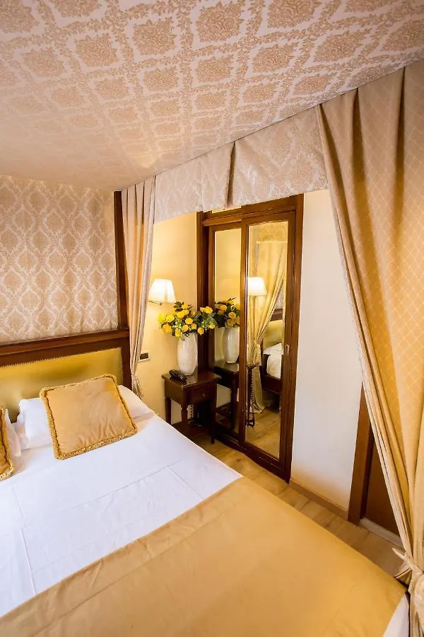 Residenza Rivo Alto Otel Venedik